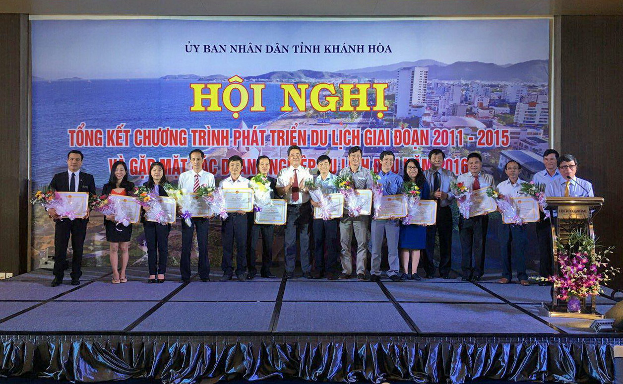 Vietravel Nha Trang vinh dự nhận bằng khen thành tích  đóng góp cho ngành du lịch Khánh Hòa (2011 - 2015)